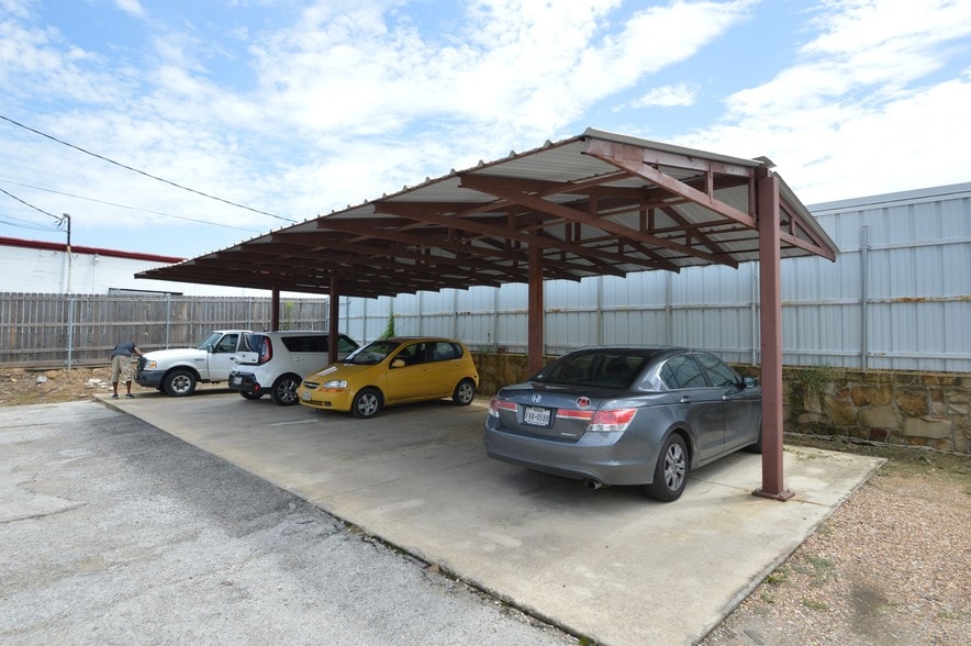 2215 W Pipeline Rd, Euless, TX for lease - Building Photo - Image 2 of 8