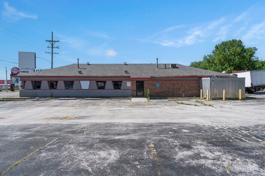1815 N Glenstone Ave, Springfield, MO for sale - Building Photo - Image 2 of 13