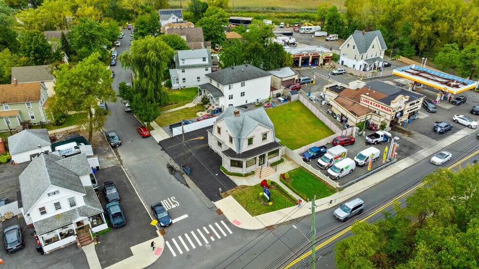 6939 Amboy Rd, Staten Island, NY à louer - Photo du bâtiment - Image 3 de 8