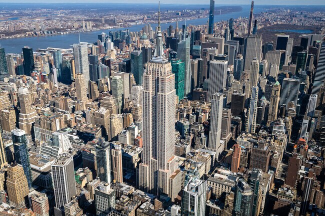 Plus de détails pour 350 Fifth Ave, New York, NY - Bureau à louer