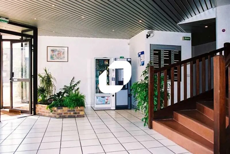 Bureau dans SAINT-OUEN-L'AUMONE à louer - Hall d’entrée - Image 3 de 7