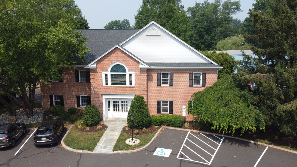 200 S Clinton St, Doylestown, PA for lease - Building Photo - Image 2 of 8