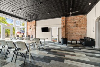 2631-2641 Gravois Rd, Saint Louis, MO for lease Interior Photo- Image 2 of 7