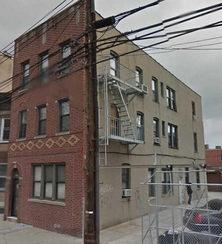3425 9th St, Astoria, NY à vendre - Photo du bâtiment - Image 2 de 3