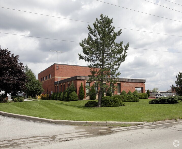 9 Holland Dr, Caledon, ON à vendre - Photo du bâtiment - Image 2 de 2