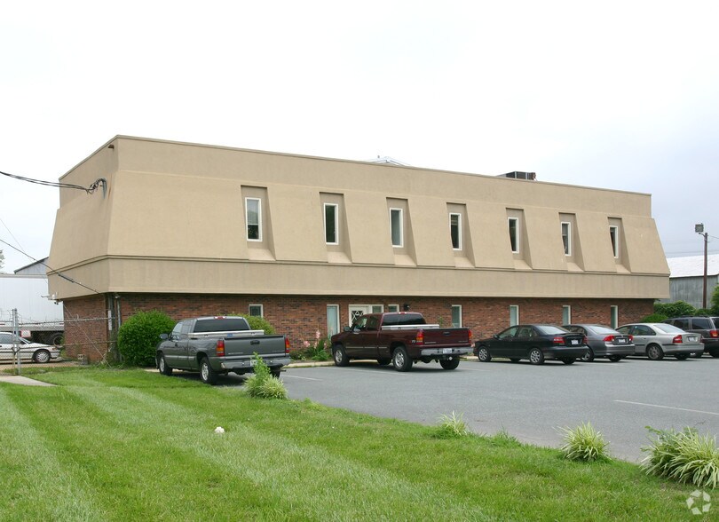 1005 N Church St, Charlotte, NC à louer - Photo du bâtiment - Image 2 de 6