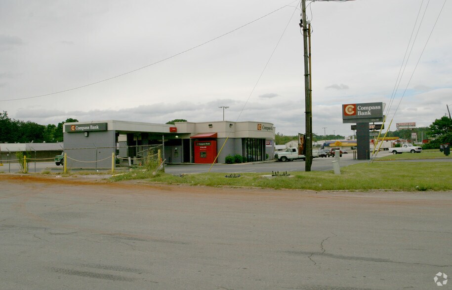 1151 Bankhead Hwy W, Birmingham, AL à vendre - Photo du bâtiment - Image 3 de 10