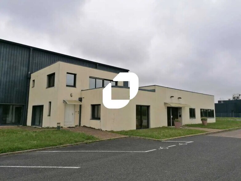 772 Rue De L'Industrie, Saint-André-de-Corcy à louer - Photo du bâtiment - Image 3 de 24