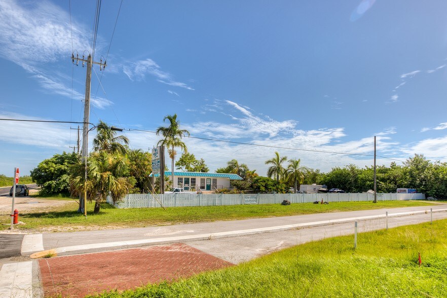 21423 Overseas Hwy, Cudjoe Key, FL à vendre - Photo du bâtiment - Image 3 de 25