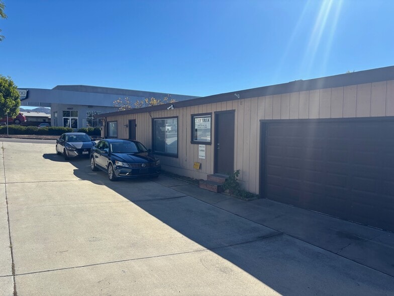 13977 Poway Rd, Poway, CA à louer - Photo du bâtiment - Image 2 de 4