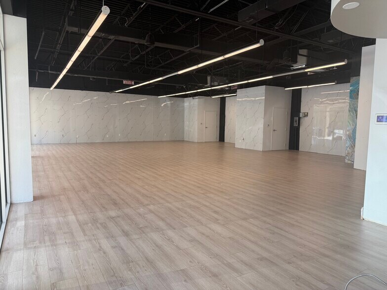 15495 Tamiami Trl N, Naples, FL à louer - Photo intérieure - Image 3 de 9