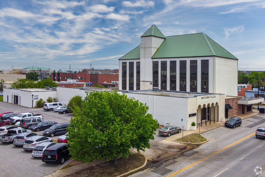 330 W Gray St, Norman, OK for lease - Building Photo - Image 1 of 6