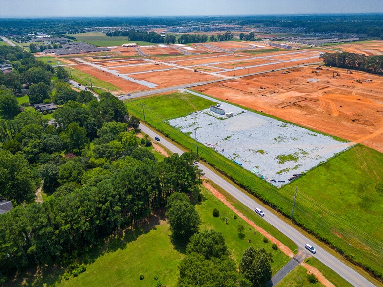 6287 Wall Triana Hwy, Madison, AL for sale - Building Photo - Image 2 of 8