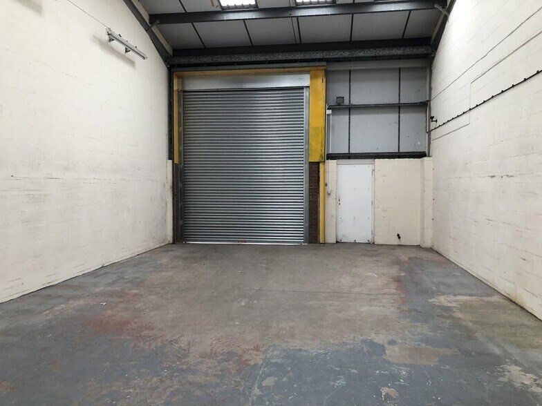 Unit 7, Dewsbury Road, Stoke On Trent for lease - Building Photo - Image 2 of 5