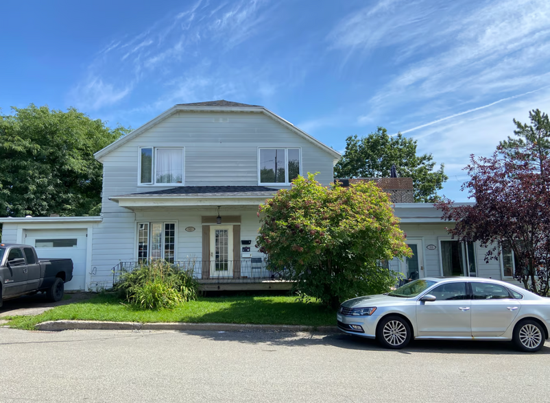 51-53 Rue Odette-Pinard, Québec, QC à vendre - Photo principale - Image 1 de 1