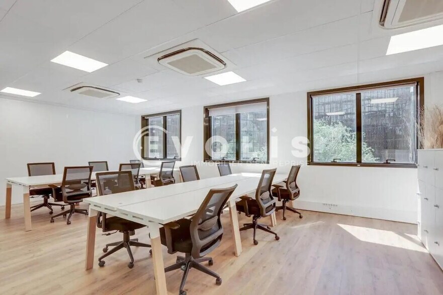 Office in Levallois-Perret for lease - Interior Photo - Image 3 of 3