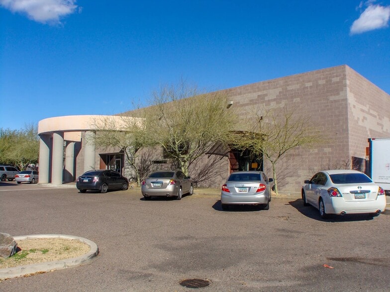 8801 N Central Ave, Phoenix, AZ à louer - Photo du bâtiment - Image 3 de 7