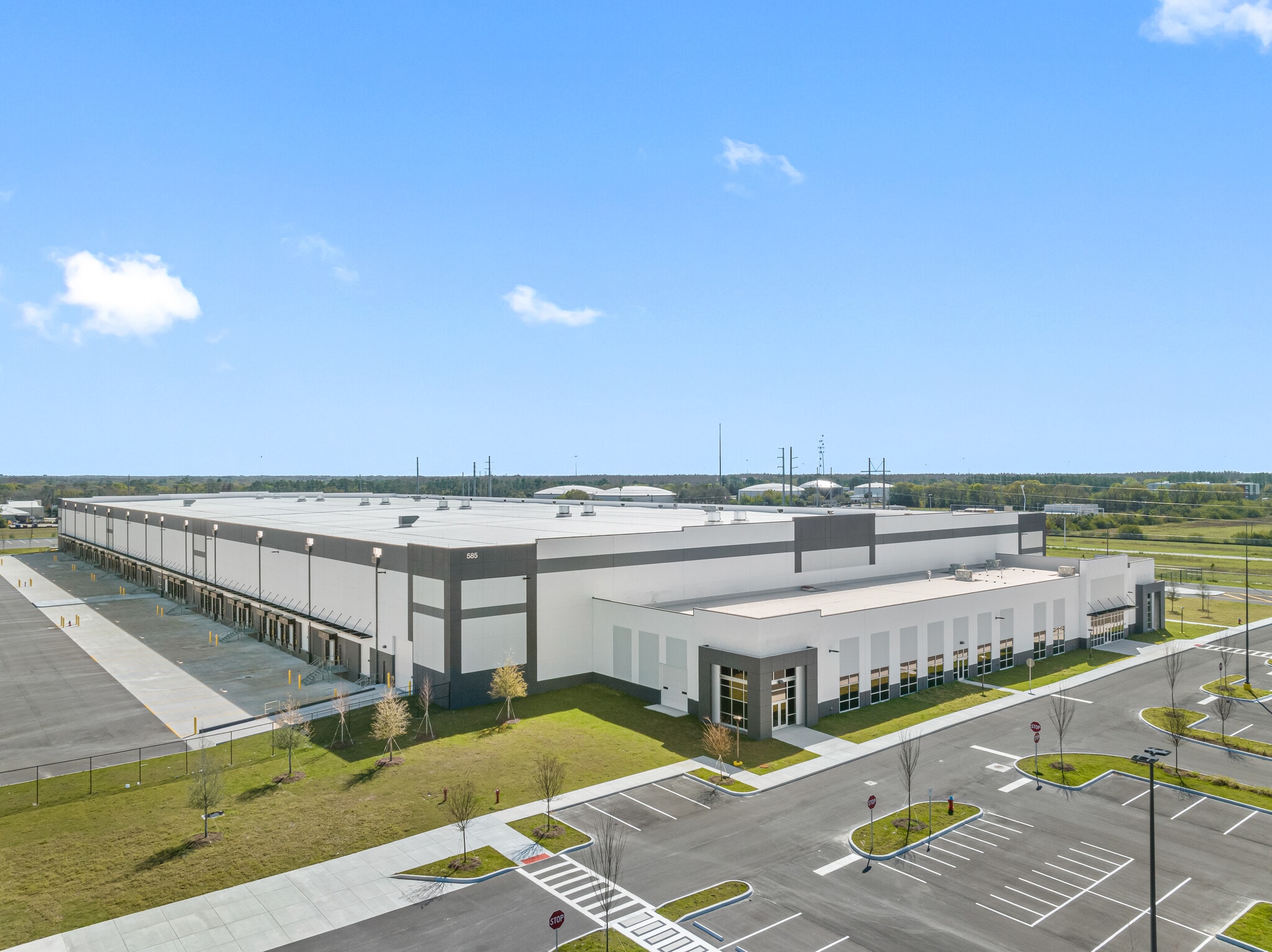 585 33rd St NE, Ruskin, FL for lease Building Photo- Image 1 of 3