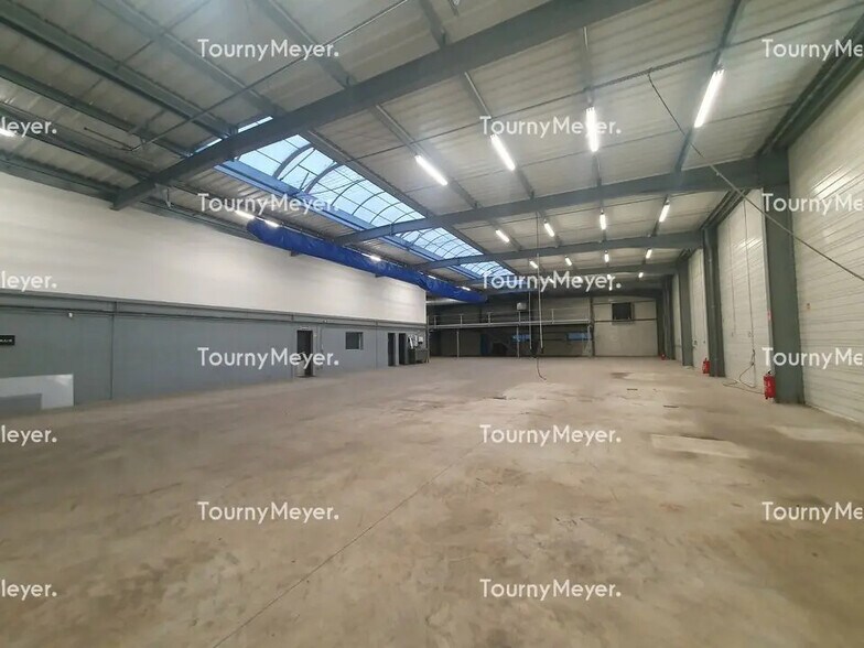 Flex in Saint-Médard-en-Jalles for lease - Interior Photo - Image 2 of 7