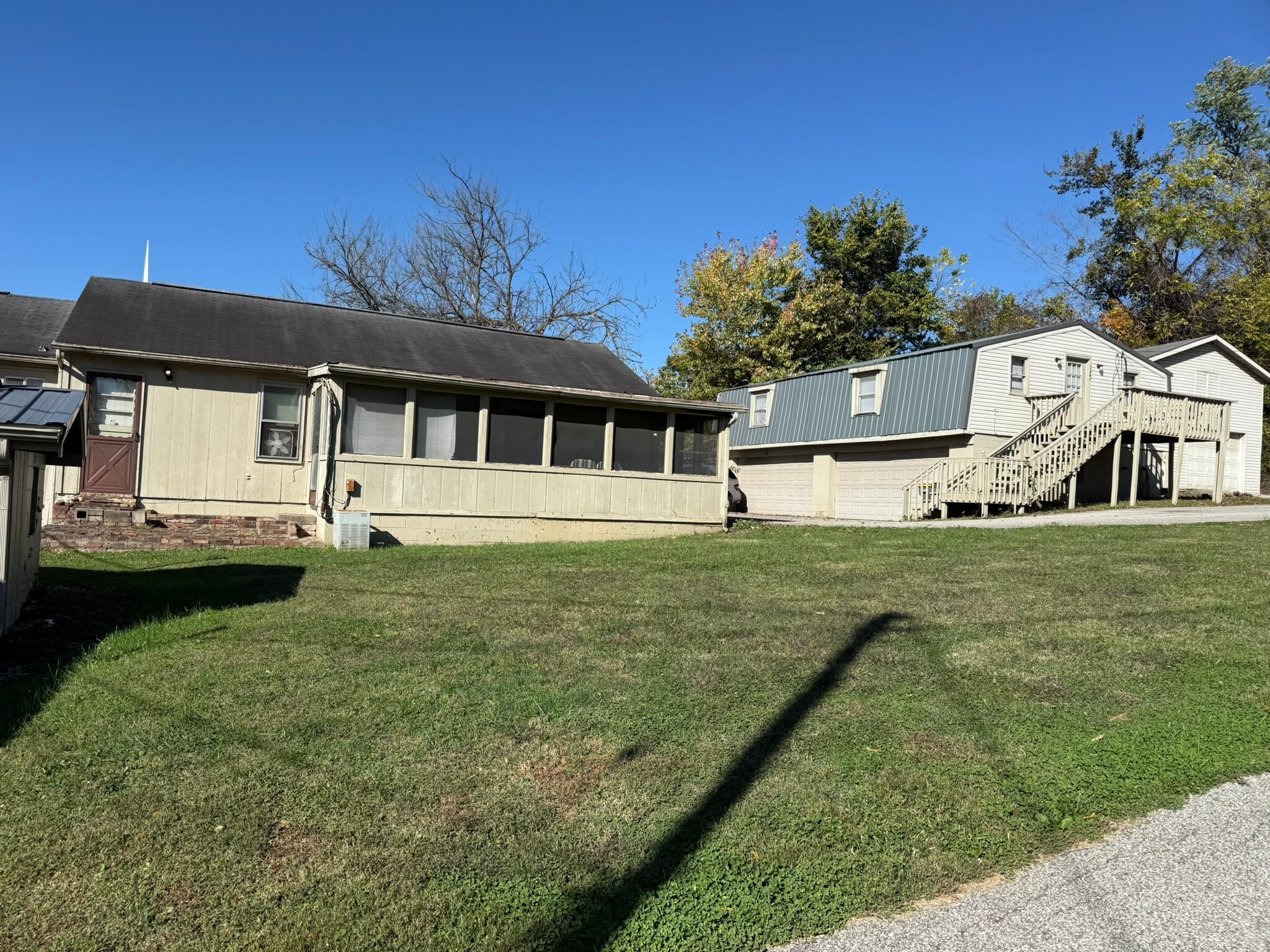 1016 W Country Club Dr, Bloomington, IN for sale Primary Photo- Image 1 of 24