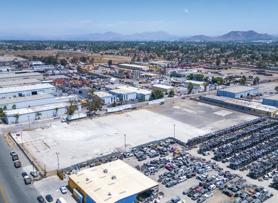 15363 Arrow Rte, Fontana, CA for lease - Building Photo - Image 3 of 8