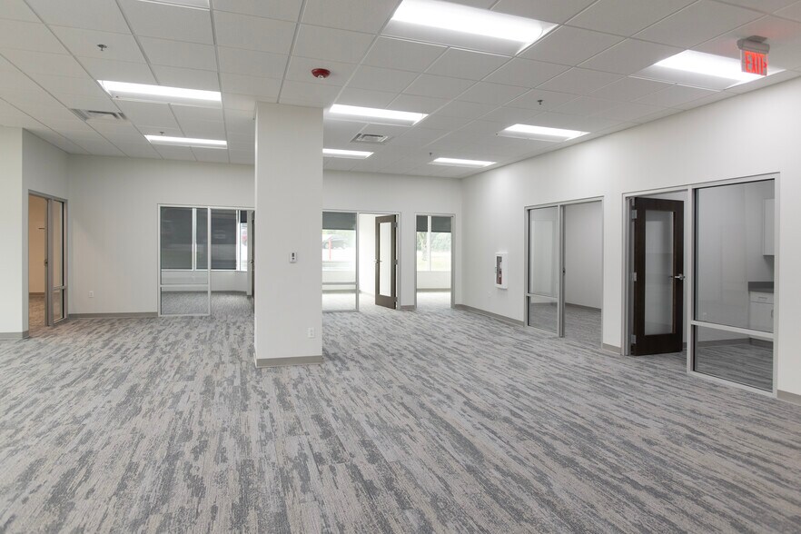 101 N Pine St, Spartanburg, SC à louer - Photo intérieure - Image 2 de 7