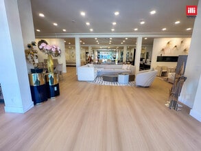 15164-15200 Ventura Blvd, Sherman Oaks, CA à louer Photo intérieure- Image 1 de 9