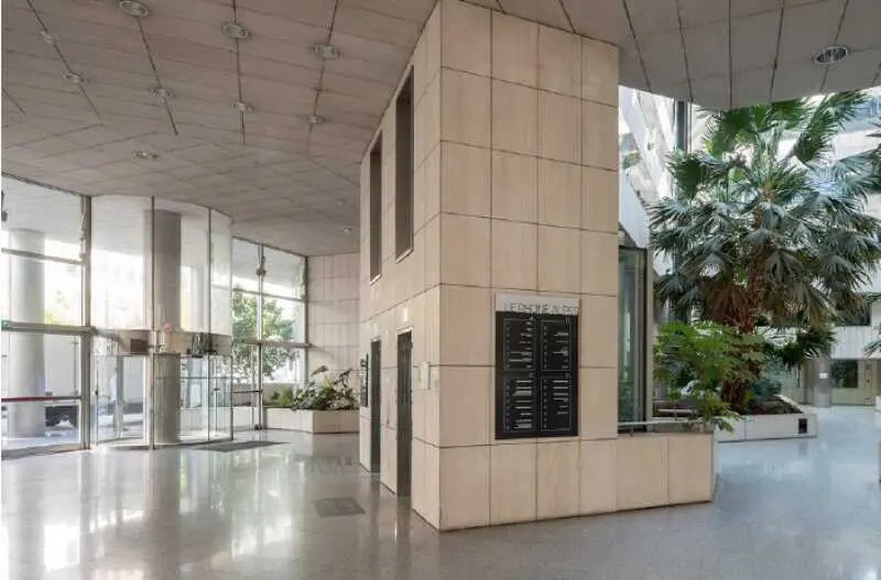 Office in Lyon for sale - Lobby - Image 3 of 13