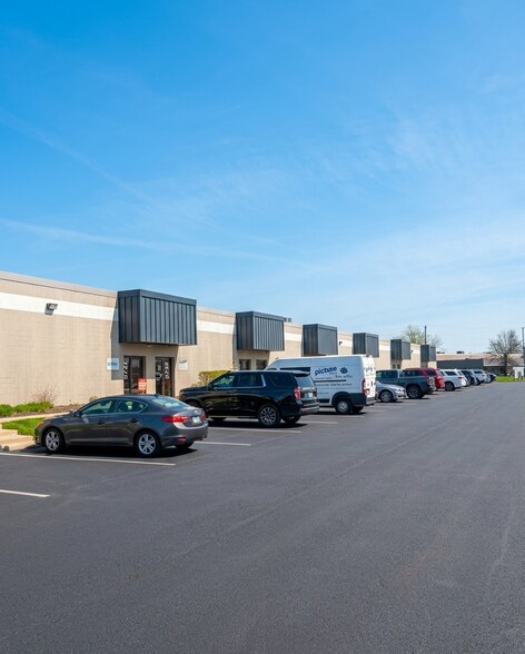5742-5797 Park Plaza Ct, Indianapolis, IN à louer - Photo du bâtiment - Image 3 de 4