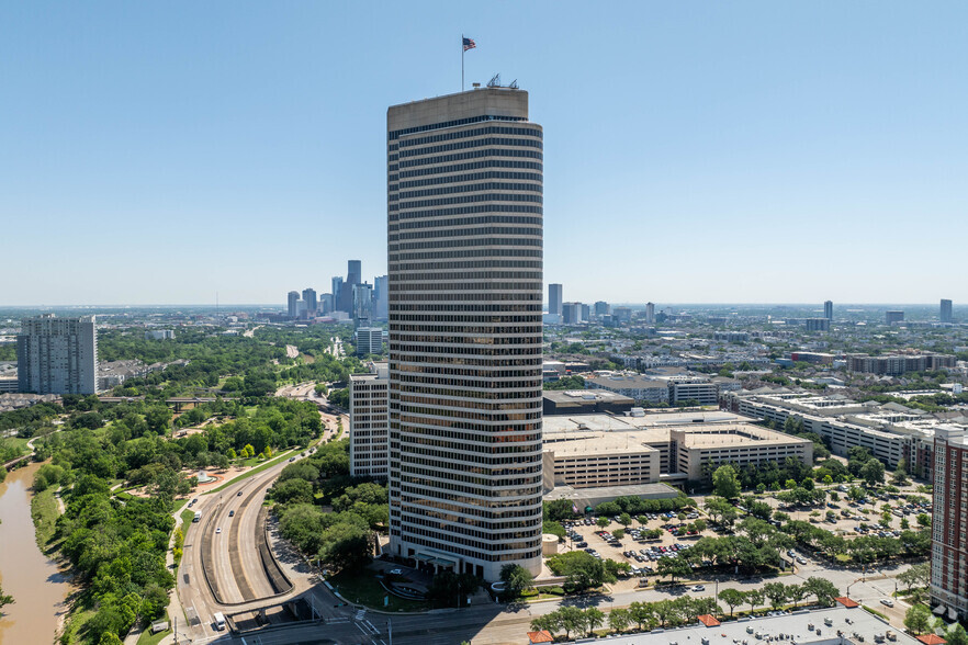 2929 Allen Pky, Houston, TX à louer - Photo du bâtiment - Image 3 de 5