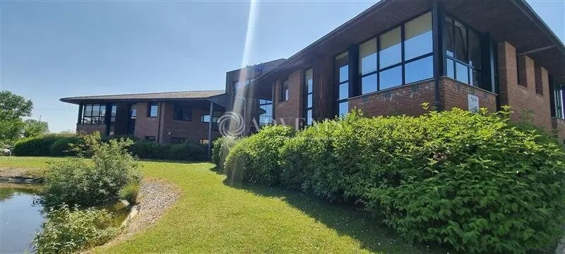 Office in Lezennes for lease - Building Photo - Image 3 of 7