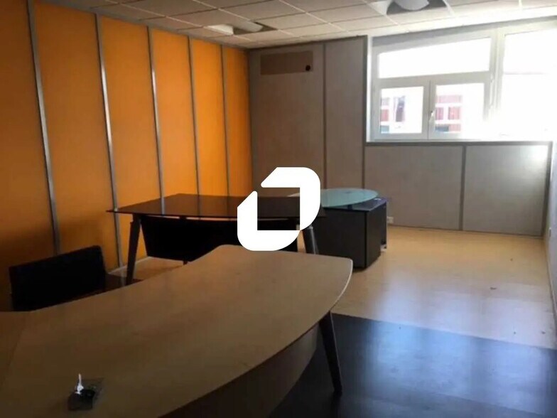 Local d'activités dans Marines à vendre - Photo intérieure - Image 3 de 5