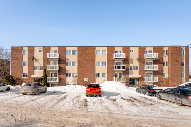 More details for 1005-1015 Rue De La Commune, La Prairie, QC - Multifamily for Sale