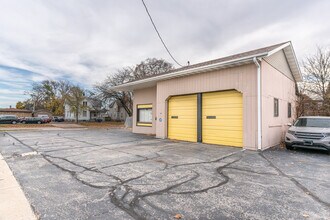 823 Broadway, Rockford, IL for sale Building Photo- Image 2 of 12