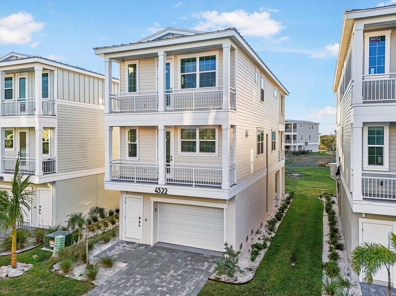 4318 Marina View Way, Cortez, FL à vendre - Photo du bâtiment - Image 3 de 65