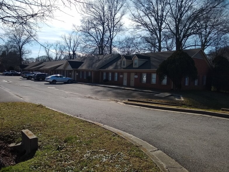 118 North Ave, Jonesboro, GA for lease - Building Photo - Image 2 of 13