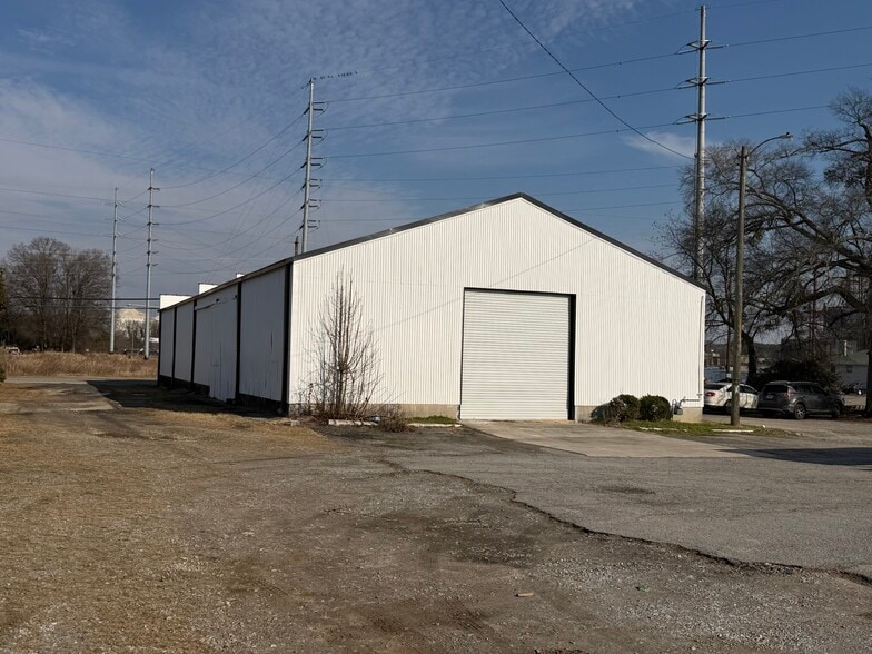 898 Bradford St SW, Gainesville, GA for lease - Building Photo - Image 1 of 8