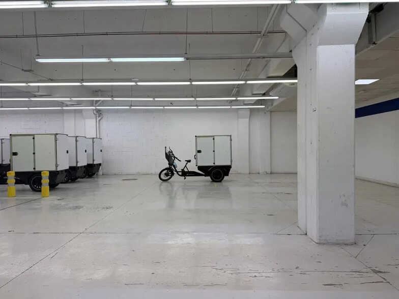 Industriel dans Marseille à louer - Photo intérieure - Image 2 de 6