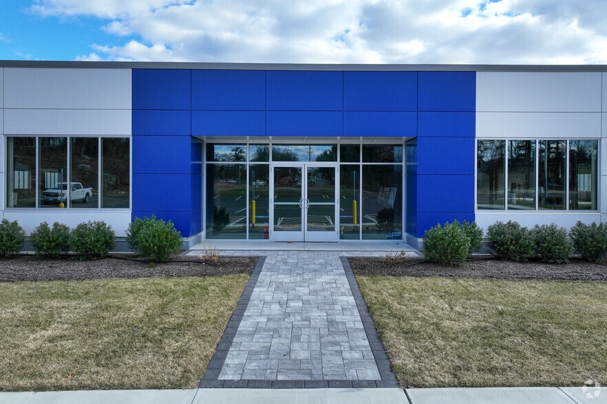 146 Dascomb Rd, Andover, MA à louer - Photo du bâtiment - Image 3 de 4