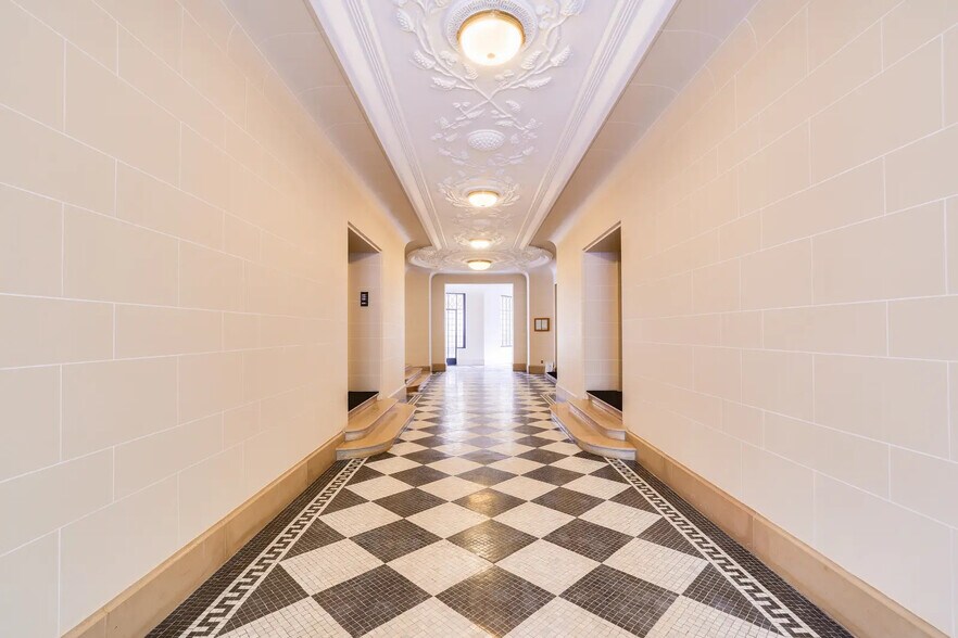 30 Avenue Marceau, Paris à vendre - Hall d’entrée - Image 2 de 9