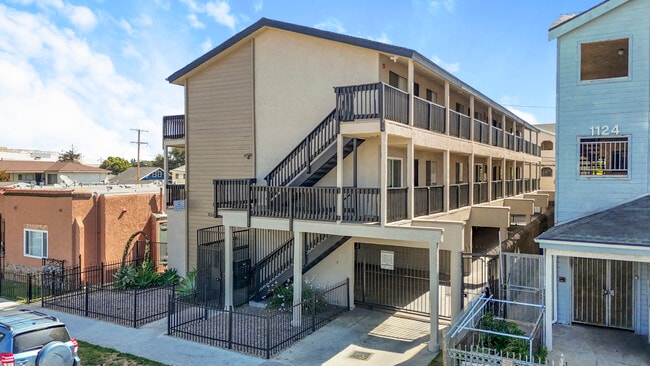 More details for 1126 Raymond Ave, Long Beach, CA - Multifamily for Sale