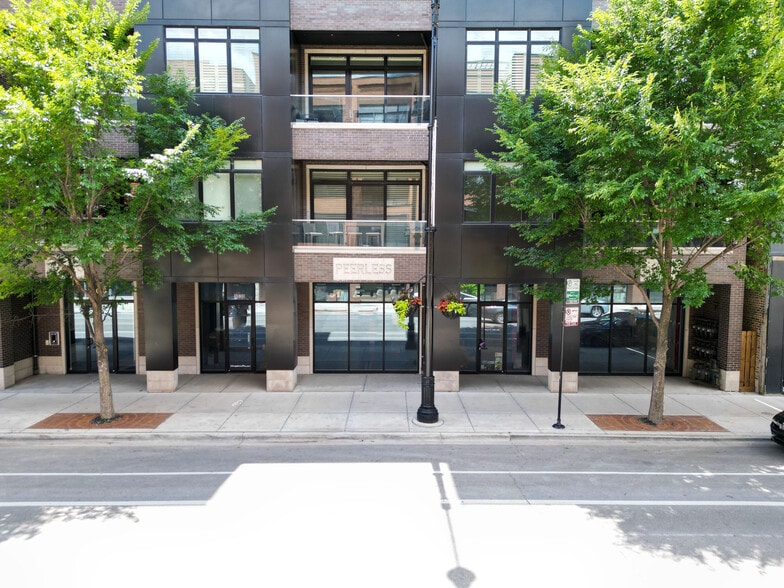 3030 N Lincoln Ave, Chicago, IL à louer - Photo du bâtiment - Image 3 de 7