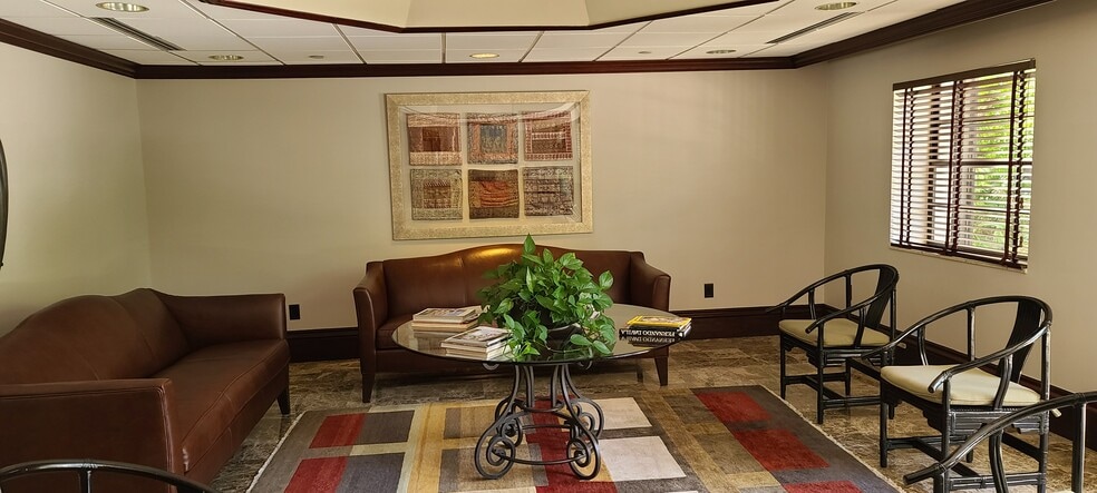 151 SE 15th Rd, Miami, FL for lease - Interior Photo - Image 2 of 33