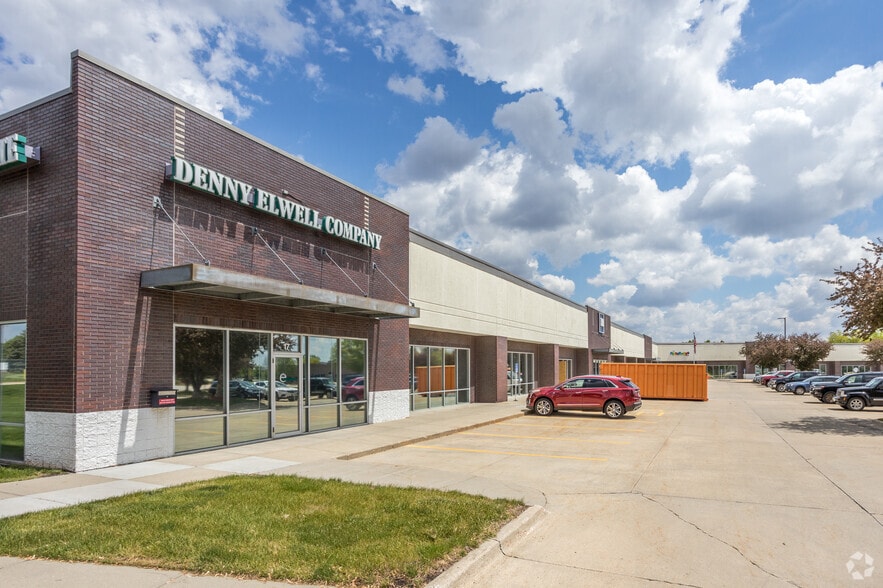 2401 Se Tones Dr, Ankeny, IA for lease - Building Photo - Image 2 of 9