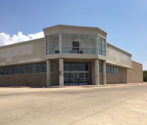 2400 Jacksboro Hwy, Fort Worth, TX à vendre - Photo du bâtiment - Image 2 de 9