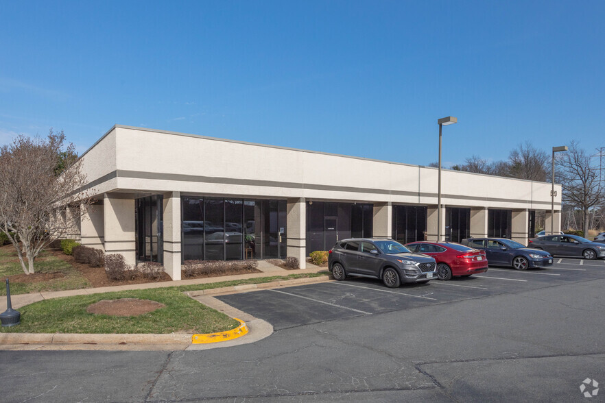 520 Herndon Pky, Herndon, VA for lease - Building Photo - Image 2 of 5