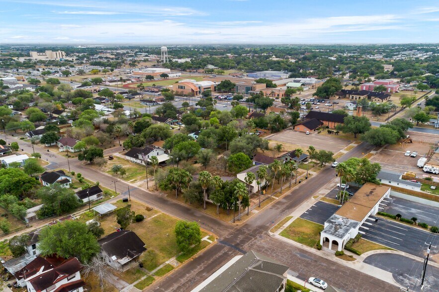 503 S Illinois Ave, Weslaco, TX à louer - Photo du bâtiment - Image 3 de 17