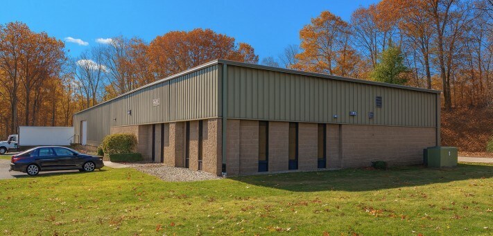 15 Container Dr, Terryville, CT à louer - Photo du bâtiment - Image 1 de 12