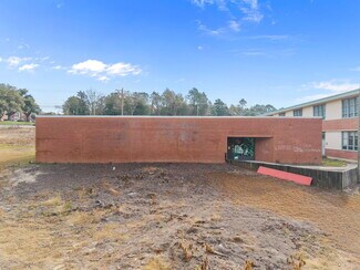 Plus de détails pour 711 N Chapin Rd, Aberdeen, NC - Flex à vendre