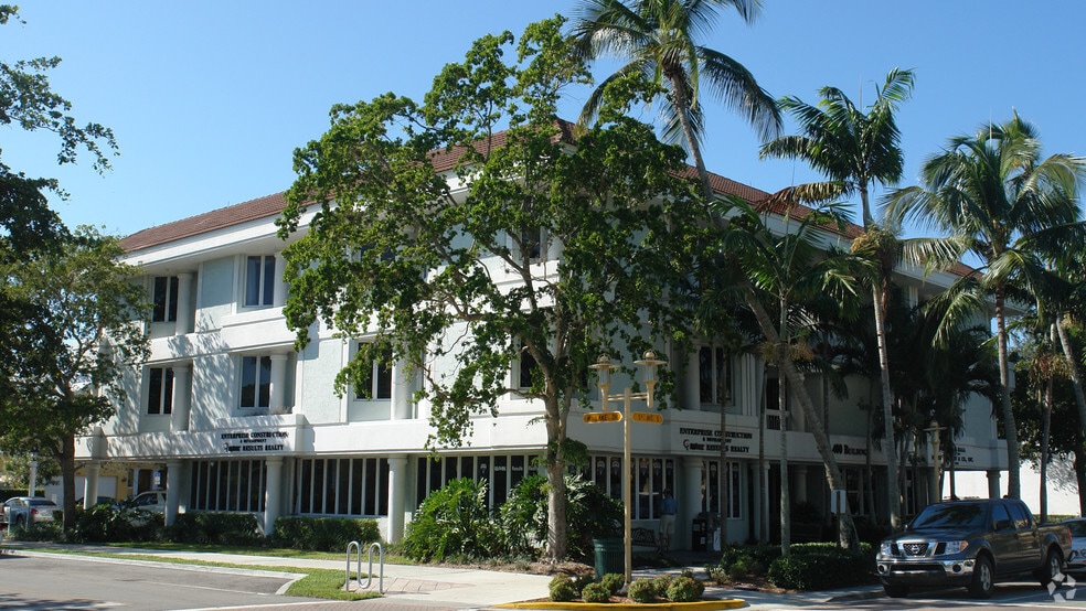 400 5th Ave S, Naples, FL for lease - Building Photo - Image 3 of 11